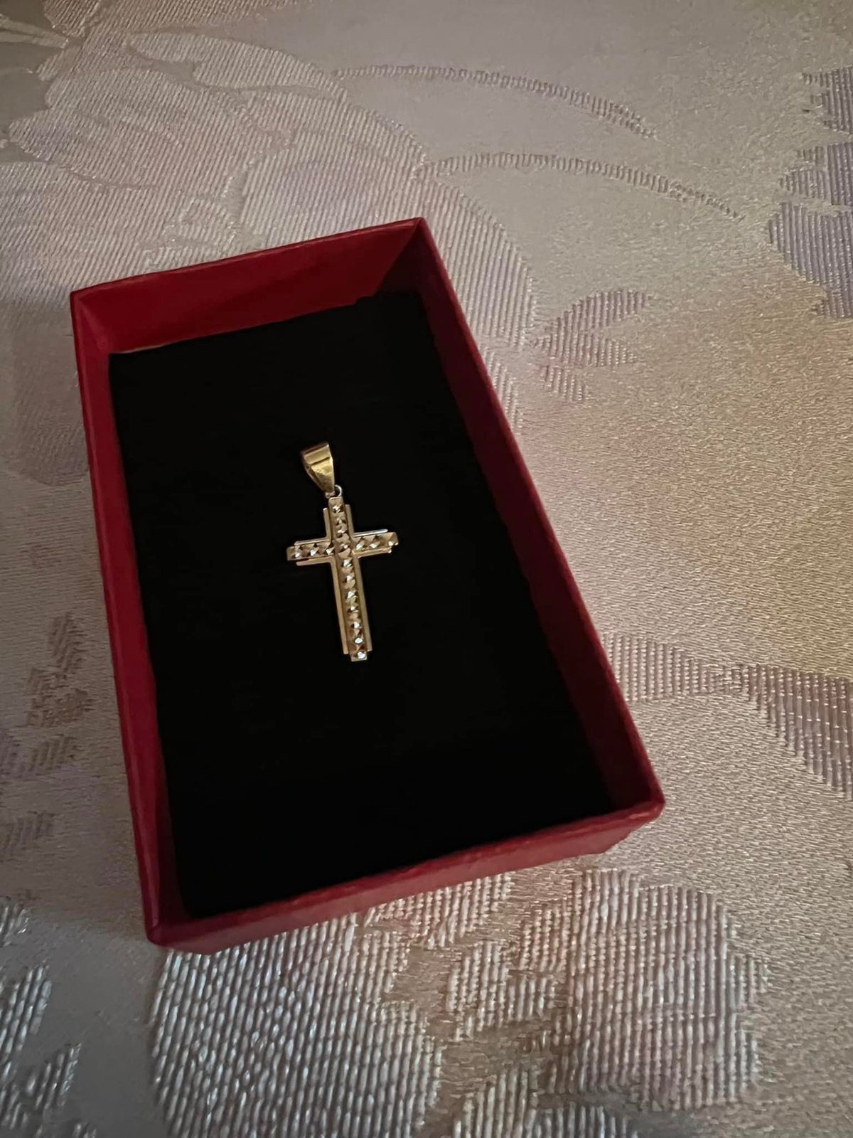 Colgante de cruz de oro amarillo macizo de 10 quilates con corte de diamante, 1,6 g (largo: 2,8 cm)